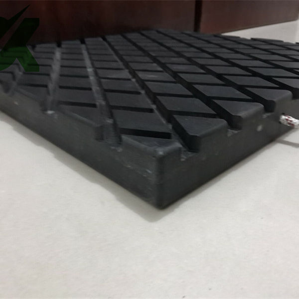 Made in China crane stabiliser outrigger pads